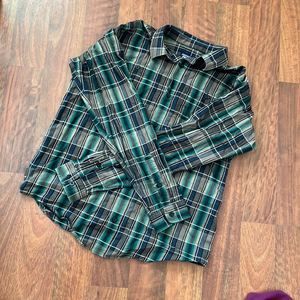 Patagonia men’s plaid shirt, medium